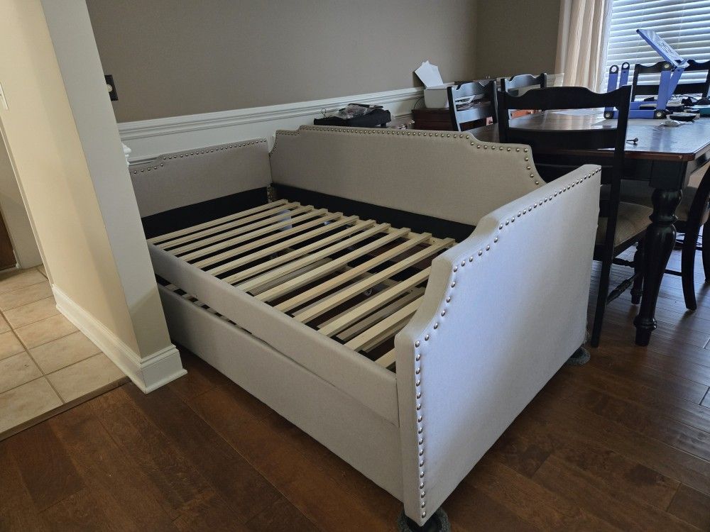 TWIN UPHOLSTERED LITE GRAY DAYBED WITH TRUNDLE 