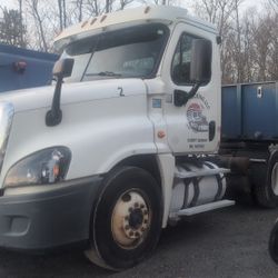Freightliner And Mack 