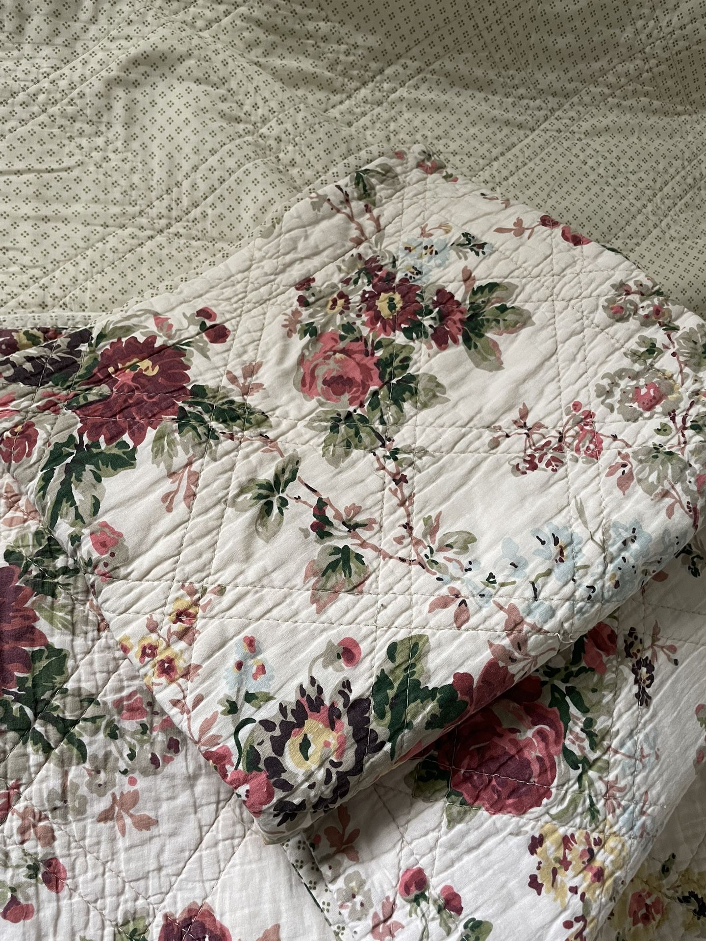 Large Reversible Good Quality Quilt and Shams Cotton