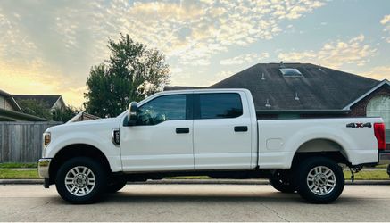 2018 Ford F250 XLT    4x4