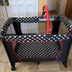 Disney Baby Mickey version- Sweet Wonder Play Yard, changing station and Porta Crib