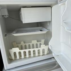 [$35 obo] Haier 1.7 cu ft Compact Refrigerator