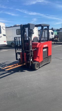 Forklift Made By (raymond Model425-c40tf 36 Volts Battery In Great Working Order