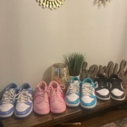 NIKE DUNKS 