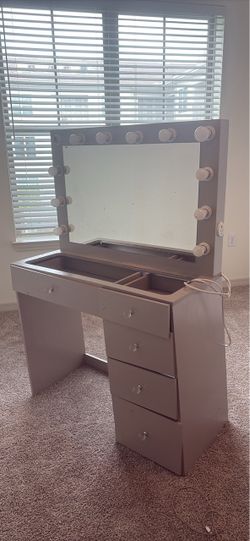 need gone asap yes i have the glass annd all lights work and. outlet