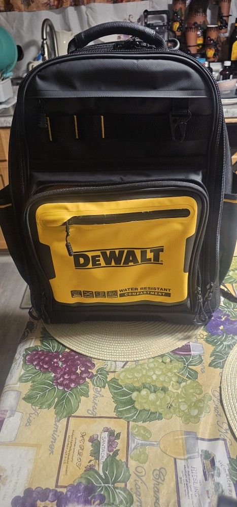 DEWALT TOOLS BAD PACKOUT BRAND NEW