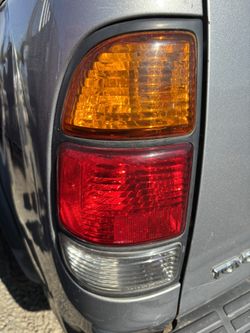 Tundra Left Tailight