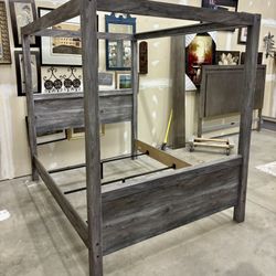 Ashley Furniture Baystorm Queen Canopy Bed - Smokey gray finish over replicated Oak grain. 