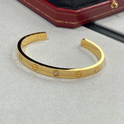Open gold single-diamond wide bracelet