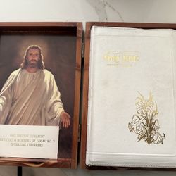 VINTAGE Memorial bible W/ Cedar Storage Box 