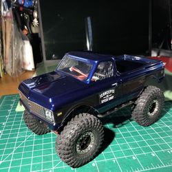 Axial scx24 crawler