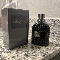 Valentino Mr Dark Night