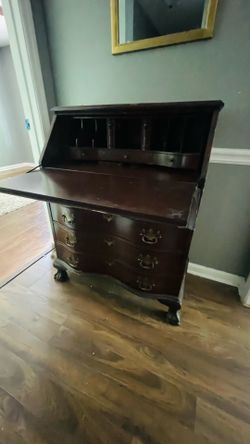 Secretary desk / secretary chest