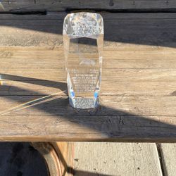 Beautiful Isaiah 40:31 Scripture 3-D Eagle Flying Paperweight.