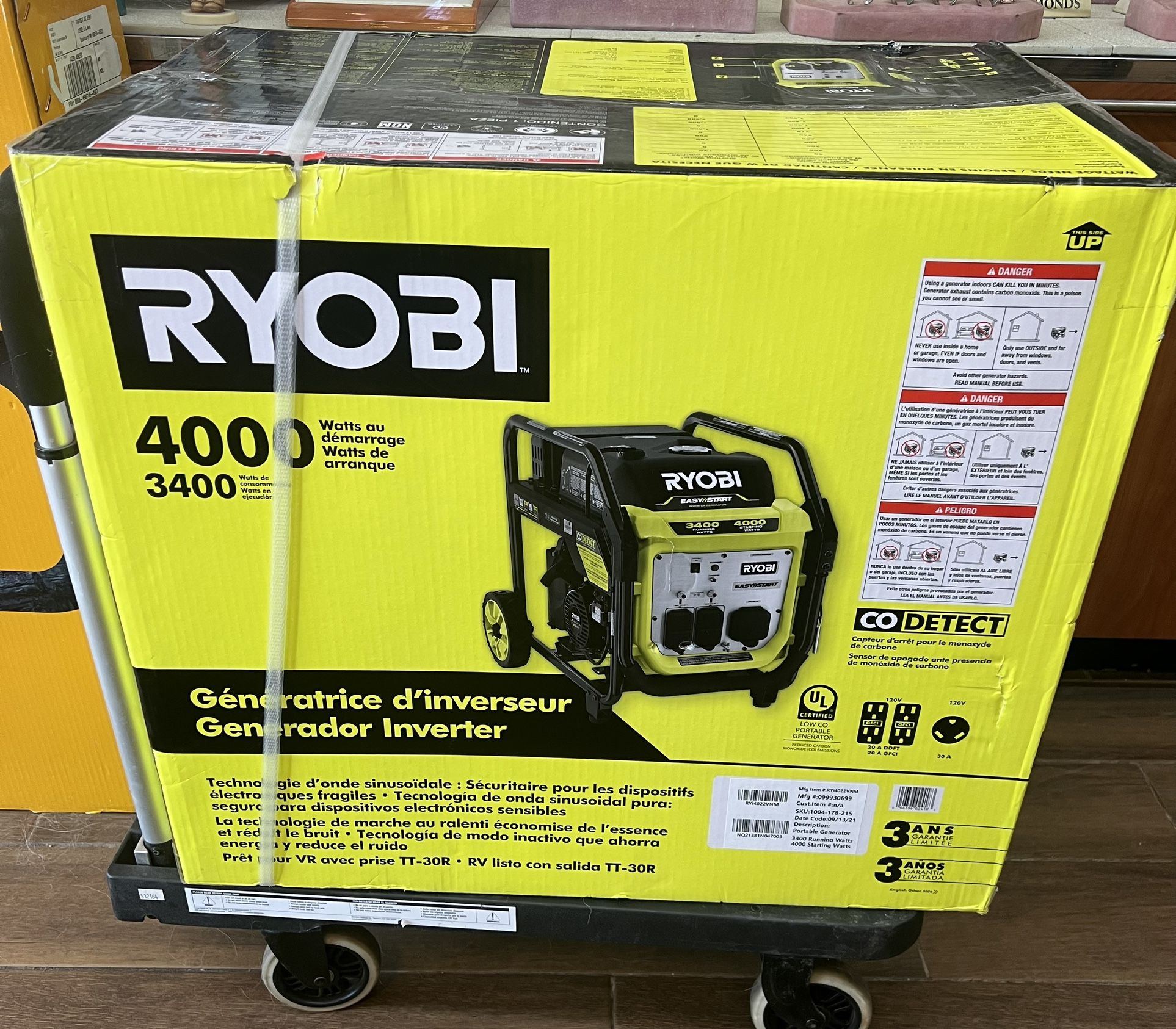 Ryobi 4000-Watt Gasoline Powered Digital Inverter Generator RYi4022