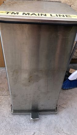 Metal container or trash bin