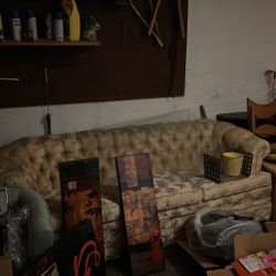 **FREE** Vintage Sofa