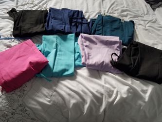 7 scrub bottoms S