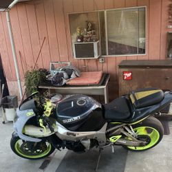 2000 gsx6r 1000