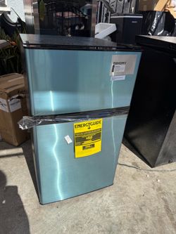 3.1 cu refrigerator