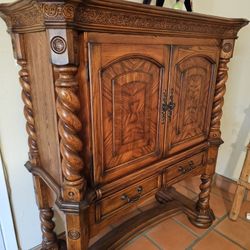 Antique Bar