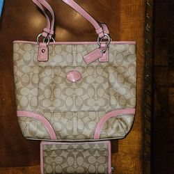 Brand New COACH PURSE W/BRAND NEW WALLET