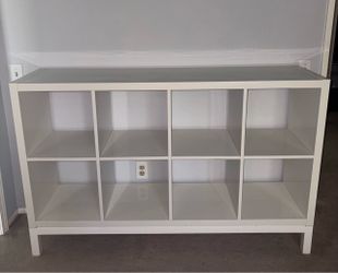 Kallax IKEA glossy shelving unit w/ under frame
