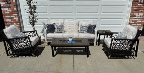 Brand New Simone 5 piece patio furniture set