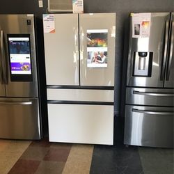 Samsung Bespoke White French Door Refrigerator With Touch Screen Family Hub 📱  AND  Beverage Center 🔥🔥 0ZR3