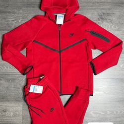 Nike Tech Red Set