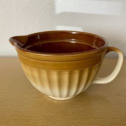 Brown/Cream Batter Mixing Bowl With Spout and Handle