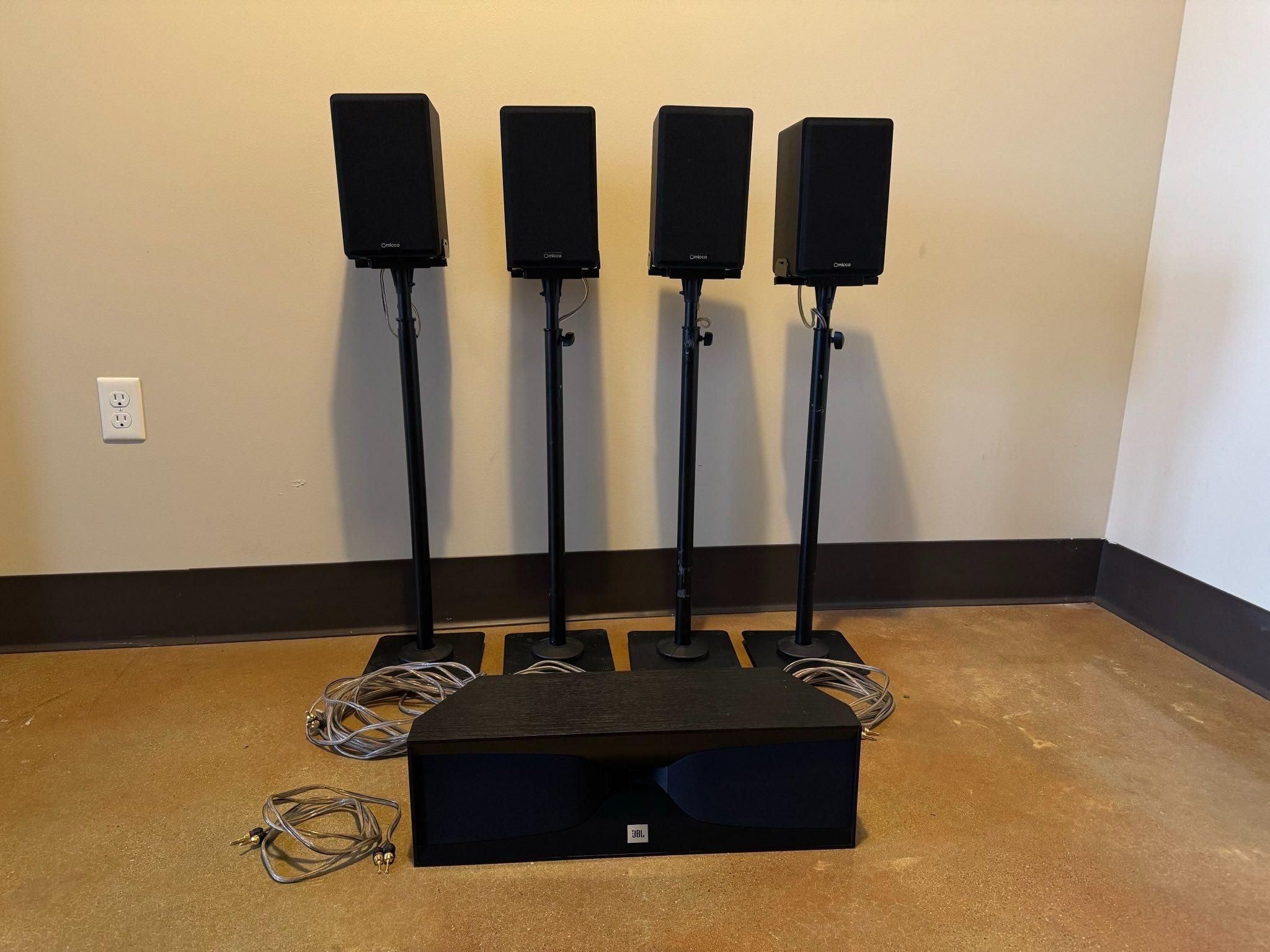 JBL Studio 520C Center Channel Speaker with (x4) Bookshelf Speakers