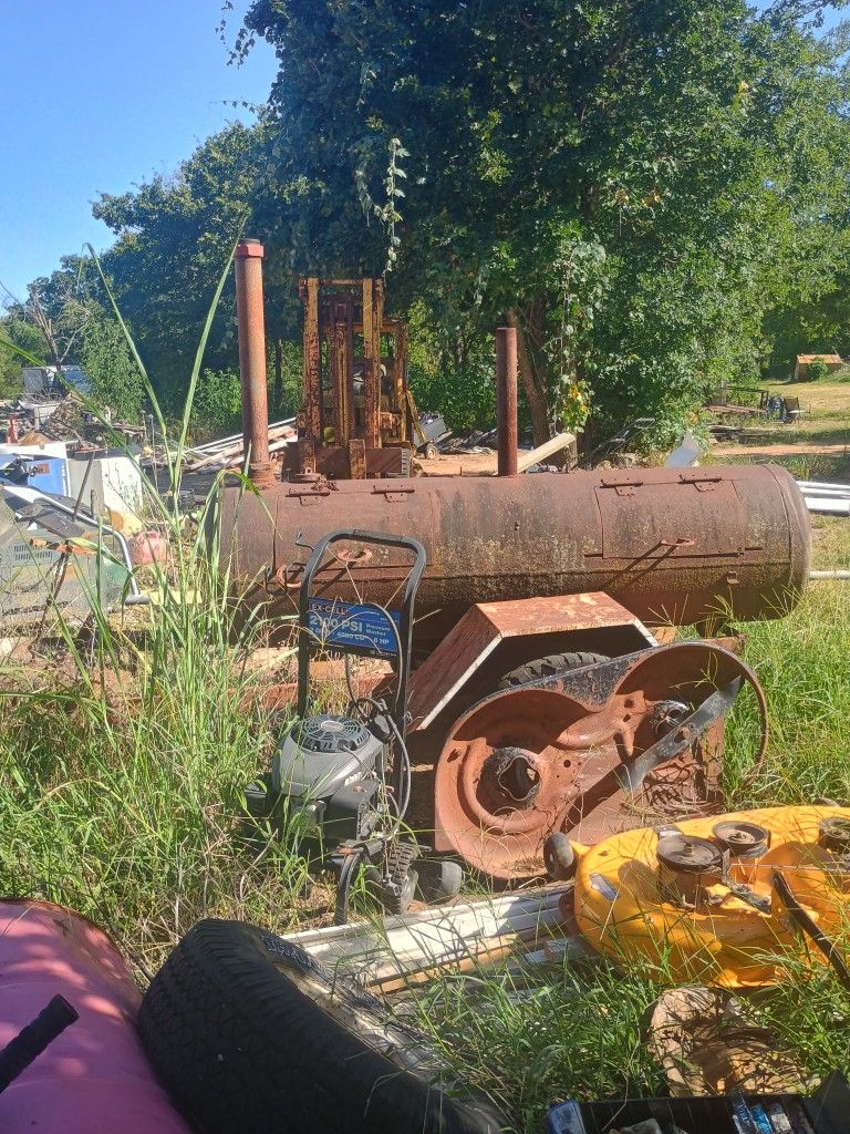 Bar B Que Grill On Wheels