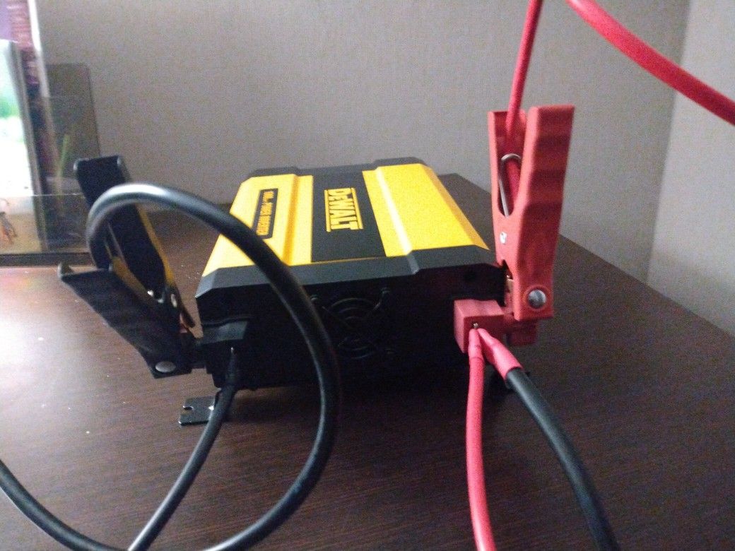 DeWalt 1000 Watt Power Inverter for Sale in Long Beach, CA OfferUp