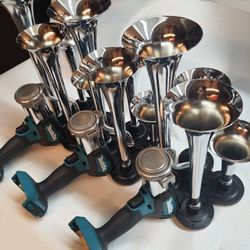 LOUD TRAIN HORNS
