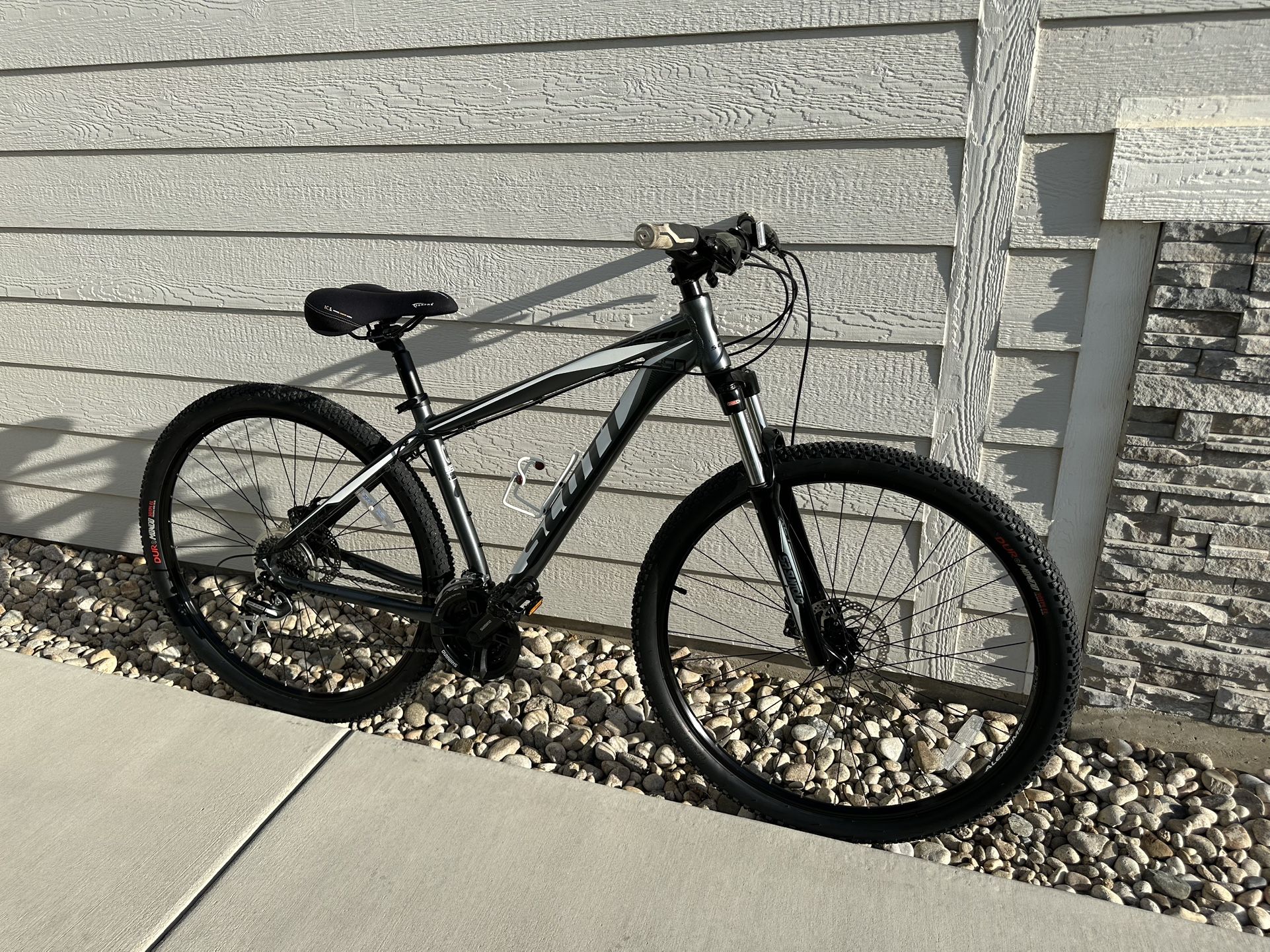 Scott Aspect 950 Mountain Bike 29er Disc Brakes 24 Speed Medium 18” Frame!