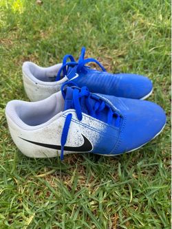 Soccer cleats boys Nike phantom size 1