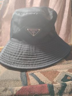 PRADA bucket (Milano)