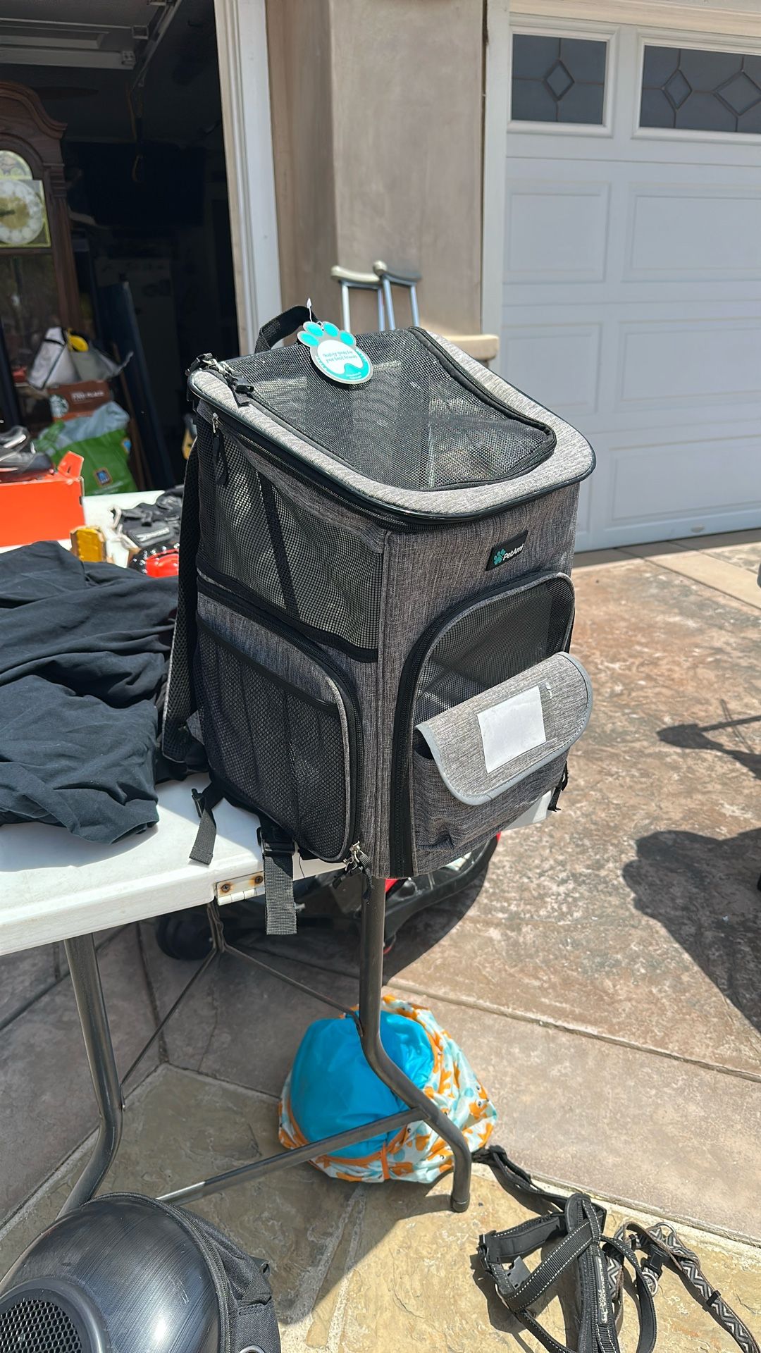 pet carrier