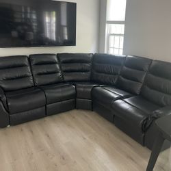 Black Sectional Sofa 