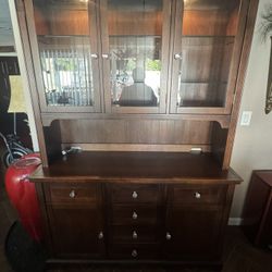 Display N Storage Chest