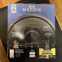 Shark Matrix Robot Vacuum RV2310 Brand New