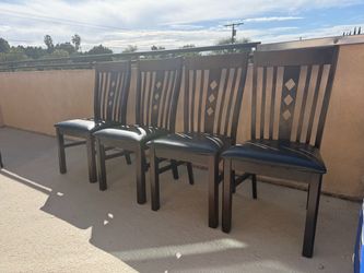 Set of kitchen chairs