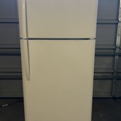 Newer Refrigerator 18cf