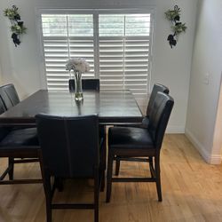 Dining Room Table w/ Chairs