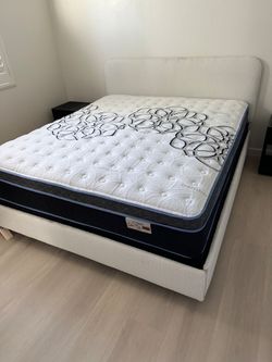 King Size Mattress Pillow Top 12"     new Mattress in a plastic sealed