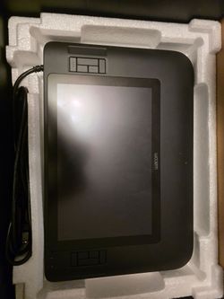 Wacom Cintiq 12WX Drawing Tablet Bundle – Pen, Stand, Cables & Box – $115 OBO