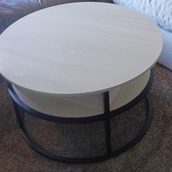 Round Lift Top Coffee Table w/Storage 
