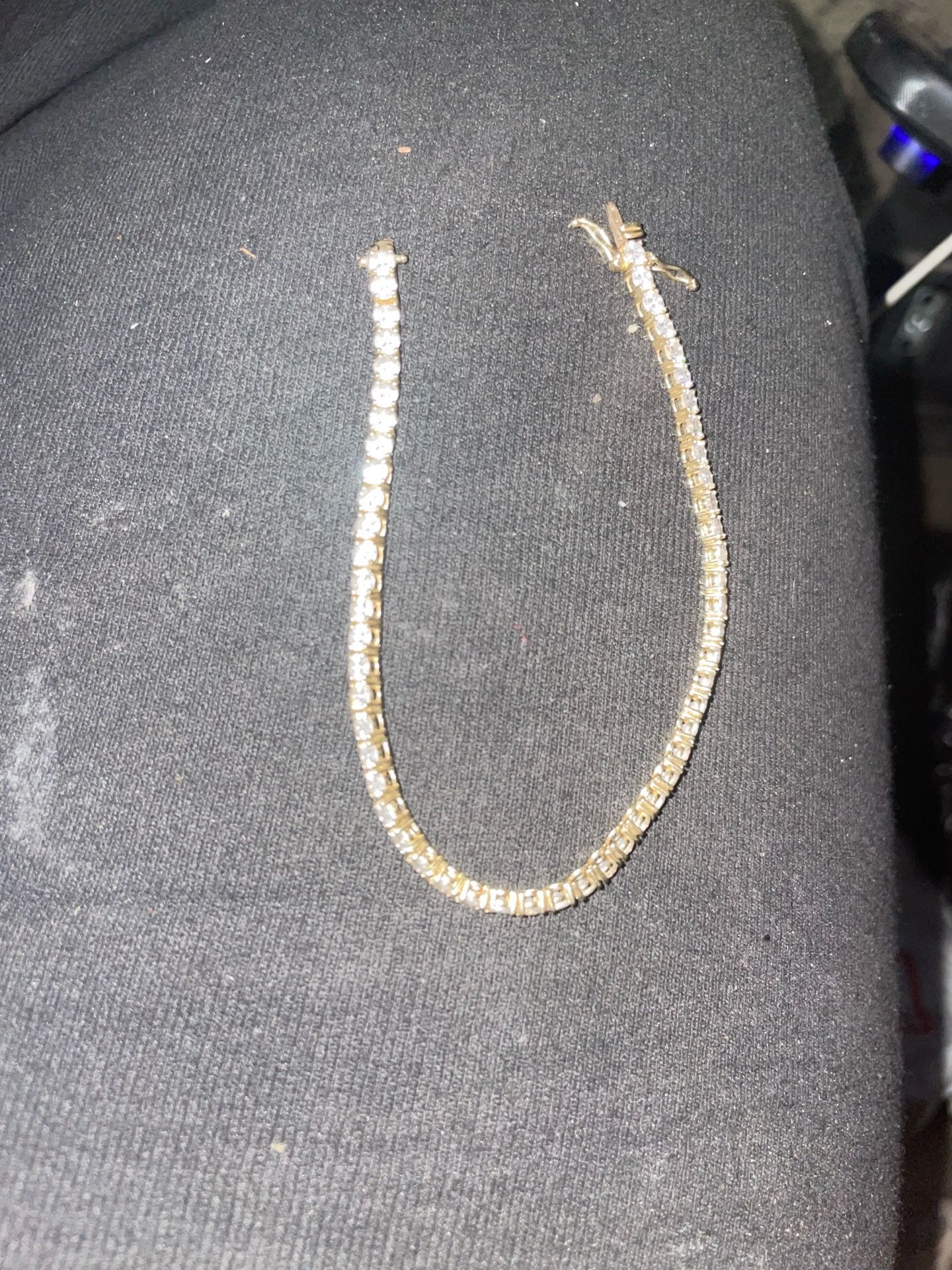 14k tennis bracelet wit cz 8.5 grams