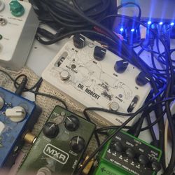 Dr. Robert Guitar Pedal